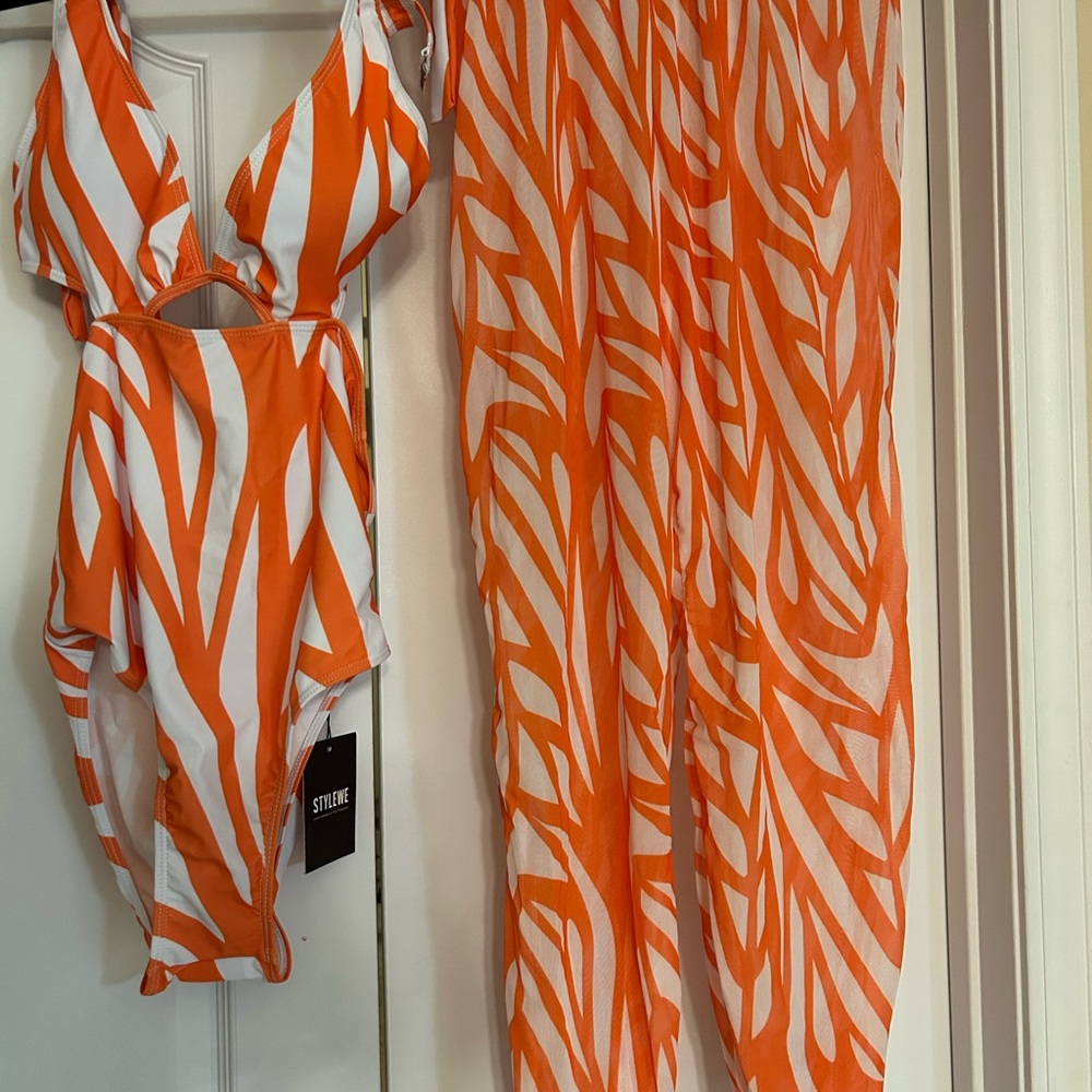 Swimwear set